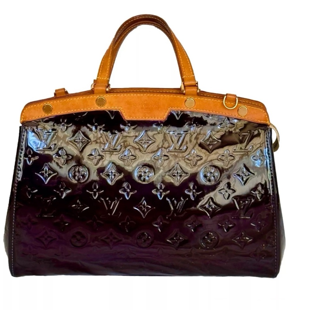 SOLD! Authenticated Louis Vuitton Monogram Vernis Brea MM Handbag in Amarante - Picture 4 of 14